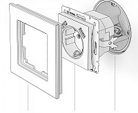 Розетка с заземлением, шторками и USBх2 (серебряный) WL06-SKGS-USBx2-IP20