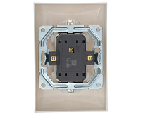 LK60 Розетка 2-ая с/з прямая со шторками белый 863704-1