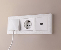 Веркель Рамка на 3 поста (Floc белый) WL05-Frame-03 сн/пр