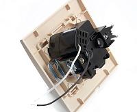 Эрна Розетка 1-ая с/з со шторками и USB в сборе слоновая кость PST16-9011-02