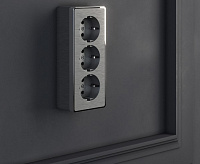 Веркель Розетка 3-ая с/з и шторками (графит рифленый) W5073104