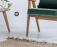 Valena ALLURE Розетка 1-ная с/з с лиц панелью безвинт зажимы алюм 753921