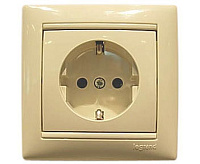 Valena Розетка 1-ная с/з сл кость 774320