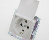 Valena Розетка 1-ная с крышкой с/з бел 774422