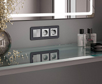 Веркель Рамка на 3 поста (графит/стекло) W0032440