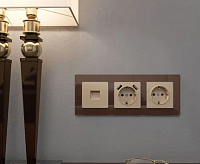 Веркель Рамка на 3 поста (мокко/стекло) WL01-Frame-03