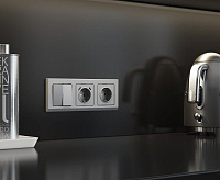 Веркель Розетка 1-ая с/з (серебро матовое) W1171065