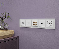 Веркель Рамка на 5 постов (белый матовый/стекло) W0051105